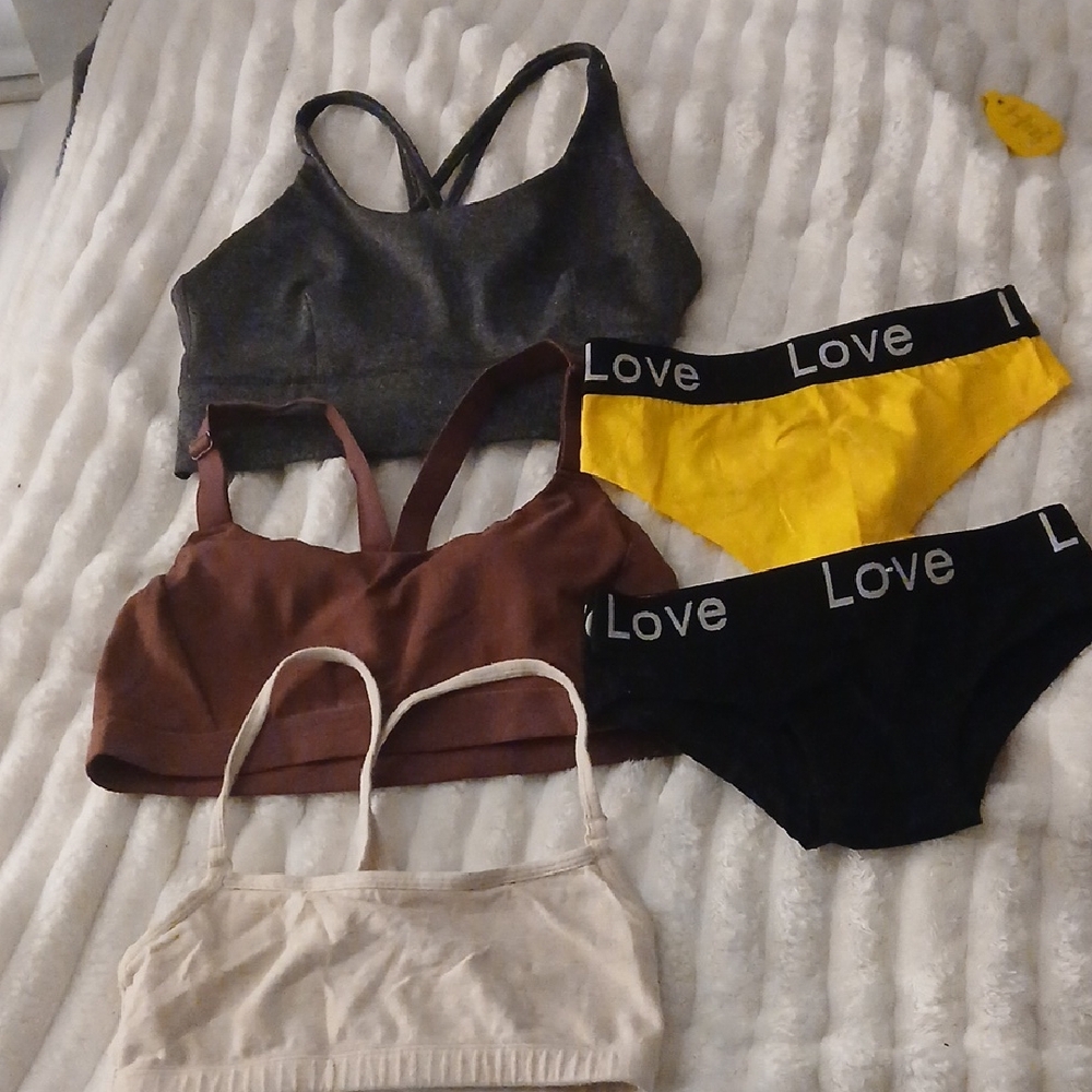 Women's Sports Bra And Panty Pack -3 Bras & 2 Bikini Panties All SMALL